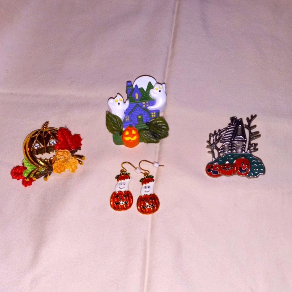 P-6 Vintage to New Broche and earring lot
